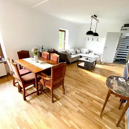 Freiblick 1 Bad Glbg Mit Garten Top1 Apartman *